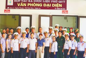 HTX Dược Liệu Phủ Quỳ vinh dự đón đoàn đến thăm